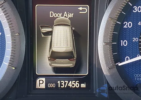 2015 Toyota Sienna Xle 8 Passenger z USA, uszkodzony, nr VIN 5TDYK3DC1FS674926